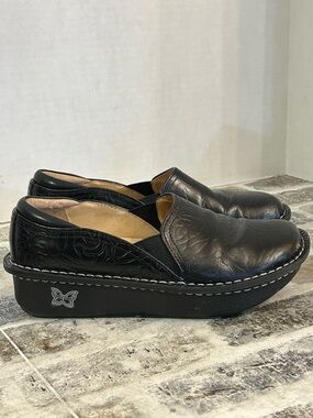 Alegria Black Embossed Floral Slip-On Platform Mules Clogs Debra-531 size 36